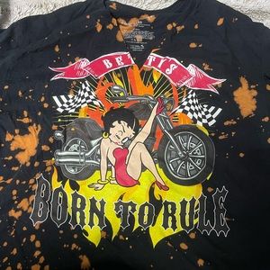 BRAND NEW Betty V Cut tee